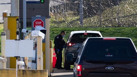 U.S. border agents can search phones without reason