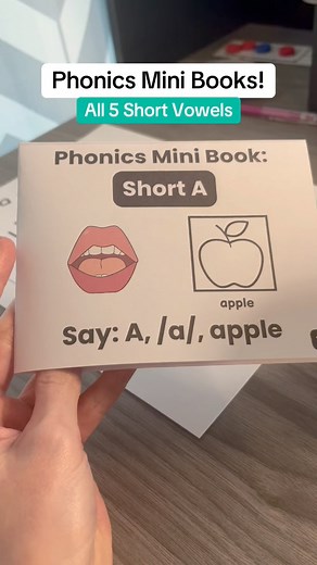 🤩 Type MINI to get these short vowel mini books! Covers all 5 short vowels. #PhonicsTeacher #learnphonics #firstgradeteacher #scienceofreading #shortvowels #DecodableBooks #phonicsforkids | Farmer Loves Phonics