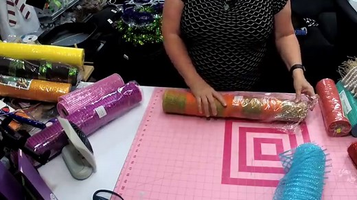 What are the Different Types of Deco Mesh? - Hard Working Mom