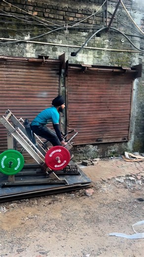 Amit Sethi | Incline Row 45 for complete back workouts machine | Instagram