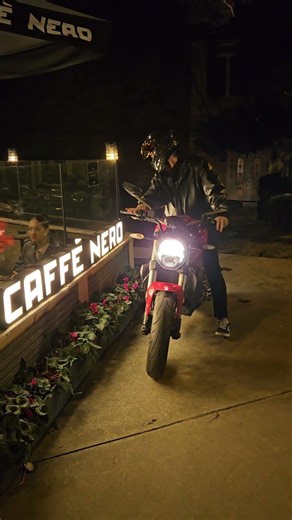 ducati monster 821 cold start🫢