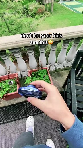 Such a cool toy🤩 #flyingspinner #fidgettoys #cooltoys #amazonfinds #spinner