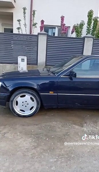 w124 coupe pe TikTok