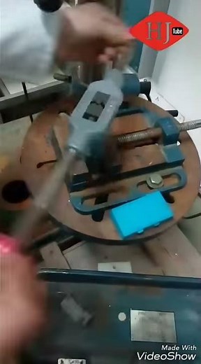 #Opération de #taraudage manuelle