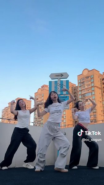 Exploring Dayoung's K-Pop Dance Moves