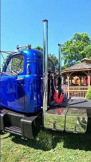 Before the Superliner, there was this legend... the Mack B Model. 🚛🔥