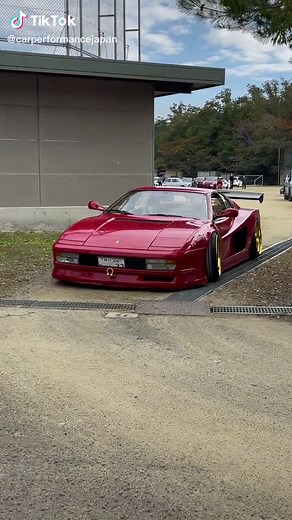 Ferrari Testarossa in Kyoto: Supercar Spectacle in Japan