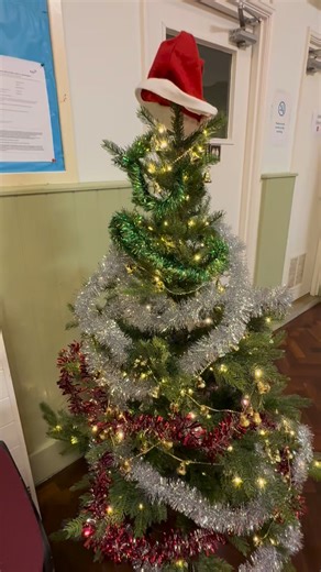 ❄️Winter can be a struggle but there are services that can help make things a bit easier. 🤒Look after your health. Stay protected and help the stop of spread of nasty germs and viruses. Lots of people are eligible to get a flu vaccine and it's not too late to book a vaccine with your GP or pharmacy. For those in need of food, help with bills or someone to connect with we have: 🍎 Access to Food Partnership - a network of food banks, community fridges, social supermarkets and more to make sure e