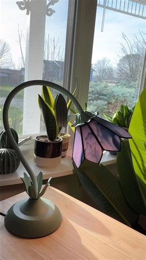 Improving on this lamp a little bit #stainedglass