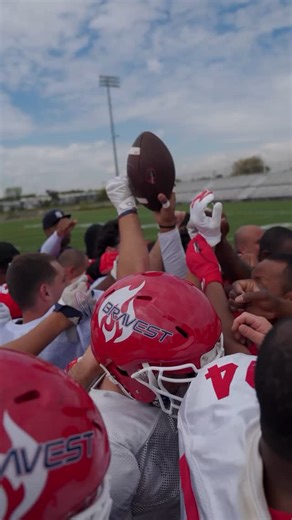 The FDNY’s Bravest football team will face off against the NYPD’s Finest in the 53rd annual Fun City Bowl on Saturday, May 31st. This matchup for New York City bragging rights kicks off at 6:30 p.m. at the Mitchel Athletic Complex on Long Island 🏈 | New York City Fire Department (FDNY)