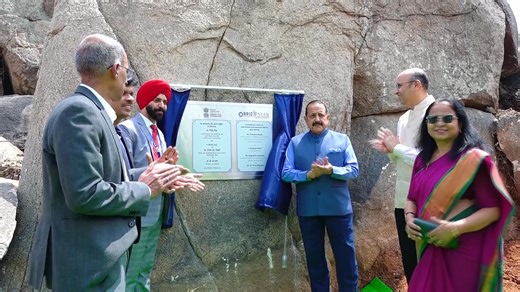 #Hyderabad: Inauguration of India’s first and the only state-of-the-art “Animal Stem Cell BioBank” at National Institute of Animal Biotechnology (NIAB), Hyderabad. Also laid the foundation stone of new residential complex for faculty and scholars at a total cost of ₹19.98 crore. Lauded PM Narendra Modi's futuristic vision which had enabled the rolling out of Biotechnology #BioE3 policy, thus giving India the advantage of being an early initiator in this area. | Dr Jitendra Singh