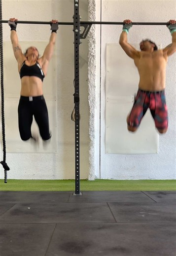 C2B, PU, BMU…. synchro 🖤🔥💪🏼 #Crossfit #CrossfitCommunity #C2B #BMU #GYM