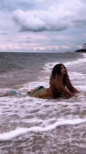 Cloudy days are for drowning sailors😈🌊 Fun fact: I think this is the first time EVER I use this famous siren song! Such a beautiful rendition by @lauren_paley So eerie! Are you excited for the spooky siren season that has just begun? I’m SO excited! Posting some new spooky mermaid content and some of my favorite throwbacks soon! My tail by @the_mernation Video by @nativproductions 📍Miami Beach, FL #mermaid #siren #sirensong #mermaids #mermaidelle #mermaidtail #mermaidtails #cloudy #cloudyday 