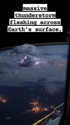⚡ Have you ever seen something so powerful yet so beautiful? A massive thunderstorm flashing across Earth’s surface, captured from space — pure energy, pure awe. 🌩️✨ ⚡ Une tempête électrique vue depuis l’espace, une danse de lumière et de puissance sur la surface de la Terre. Un spectacle cosmique d’une beauté rare. ⚡🌌 ⚡ Un espectáculo celeste donde la Tierra brilla con relámpagos desde el espacio. La naturaleza mostrando su fuerza y su arte. 🌩️🌎 ⚡ Ein gewaltiges Gewitter, von oben betrachte