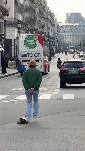 Mooth moves done by humans: Absolutely safe #smoothmoves #fyp #foryou #reaction #toktok