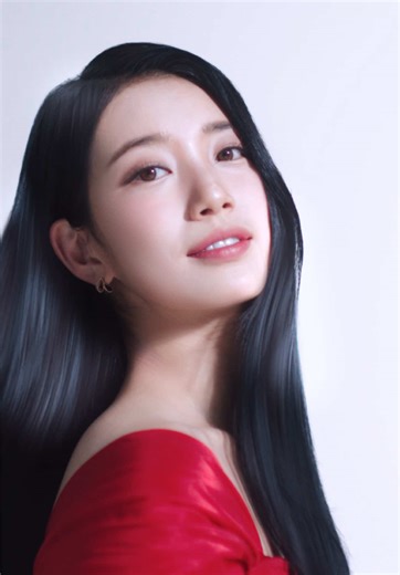 Dengan Camellia Oil Force dari Tsubaki, bantu menjaga rambut tetap terasa lebih halus, tampak lebih sehat, dan berkilau tanpa perlu effort berlebih ❤️ Teksturnya ringan, nyaman dipakai sehari-hari, dan cocok buat kamu yang mau hasil rambut terlihat lebih terawat setiap saat. Saatnya punya rambut yang bouncy, shiny, dan penuh percaya diri ✨ #TsubakiHairCare #TsubakiIndonesia #TsubakibyFineToday #ZeroSecondsWaitTime #InstantBouncyShinyHair