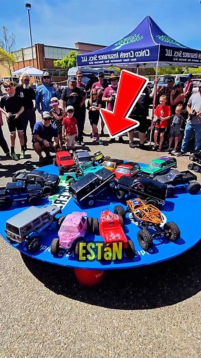 742K views · 8.9K reactions | El torneo más intenso de autos a control remoto que verás hoy  #controlremoto #autos #BattleRoyale #reelsviralシfb | Flipazo | Facebook