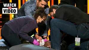 American Idol contestant's horrific onstage collapse (ABC USA)