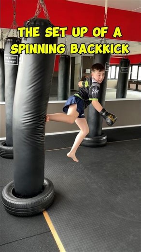 The set up of a stunning spinning back kick 🔥