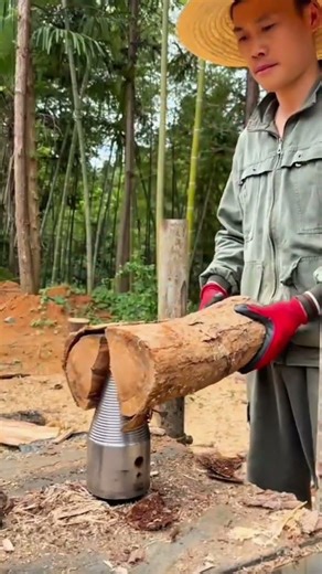 Splitting Heavy Logs With Screw Splitter Machines For Professional And Fast Wood Productions