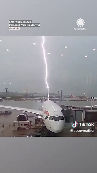 Lightning Strikes British Airways Plane in Sao Paulo