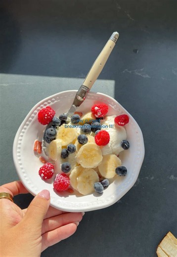 Breakfast Obsession: Loaded Catalina Crunch Cereal Bowl