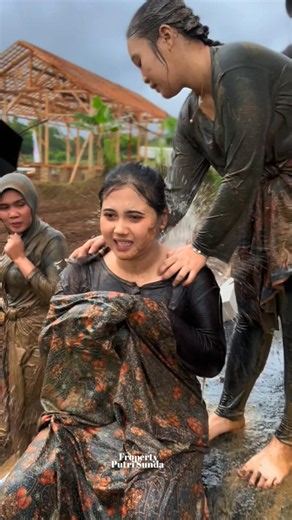 ngintip neng sari lagi m4ndi habis bebelokan sahabat