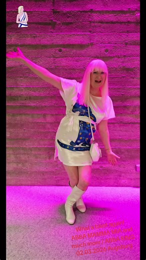 Wieder ein wunderbares Konzert vorgestern von ABBA MAMMA MIA and much more / ABBA RING im Kongress in Augsburg. 🎶💃👑🎵 Ich habe selten eine so fulminate und energetische Show gesehen. Ein absolutes Tanzfeuerwerk und dazu noch top gesungen. Wow! Es war mir wieder ein großes Vergnügen mit dabei zu sein. 🥰 Ich freue mich jetzt schon riesig auf die Tour im nächstem Jahr. Mit hoffentlich noch mehr Konzerten im bayrischen Süden... ❤️ Another wonderful concert the day before yesterday by ABBA MAMMA 