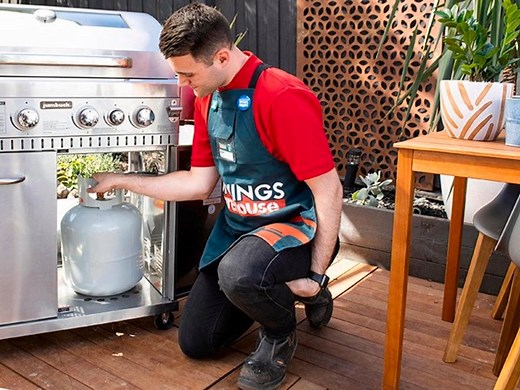 How To Change A BBQ Gas Bottle - Bunnings Australia