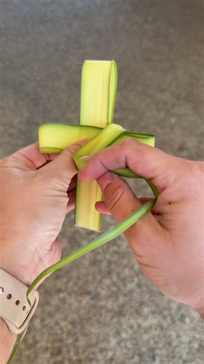 How to fold a palm cross for Palm Sunday