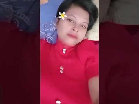 Mama Cantik Menyusui Bayi Nya