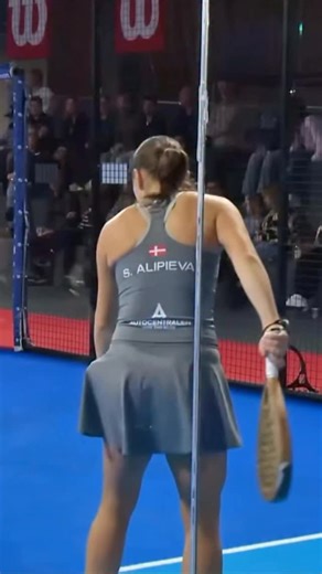 What a great poit for the Italian 🇮🇹🔥 @caterinabaldii & @clarissa_aima 🤩 __ #CupraFIPTour2025 #FIPBronzeE4SwedishOpen #PadelFIP🌍 | FIP - International Padel Federation