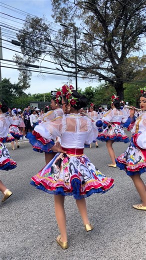 Bailando con mi Muñeca: ¡Los Colores de Eugenio!