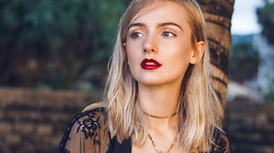 Dieser rote Lippenstift steht jeder Frau