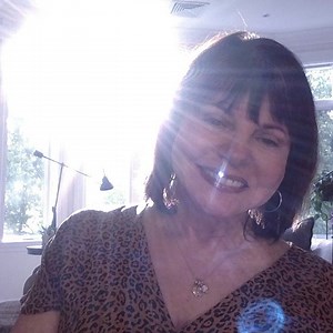 So many more Body Electric TV shows to edit and post (at least 200!). www.bodyelectrictv.com/streaming #streamingvideo #workoutathome #muscletone #stongbones #boomerworkouts | Margaret Richard