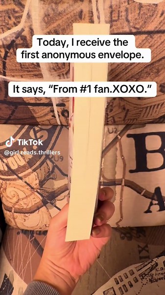 #thrillers #bestbookplottwists #bookworm #psychologicalthrillerbooks #booktokrecs #booksyoucantputdown