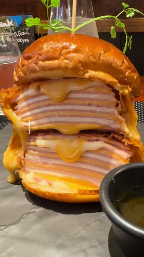 プーさんになった気分🌟 東京でデブ活&美容活してきたよ〜！ #pr #研修医 #新卒 #美容皮膚科 #美容医療 #ハイフ #エレクトロポーション #coffeeandtoast #三軒茶屋 #東京 #東京旅行 #女医 #医者 #医師国家試験 #国試 #大阪 #関西 #vlog #新生活