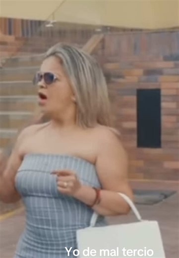 Luz María y la regla del carro: ¡humor y amistad!