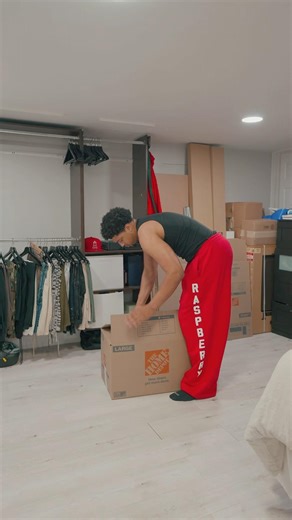 Pack with me to move into my NYC apartment #packing #movingout #movingseries #packwithme