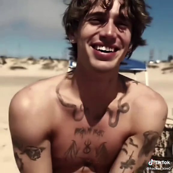 Creative Edits Featuring Vinnie Hacker