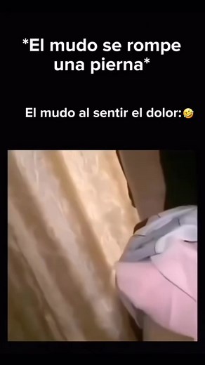 Meme del Hombre con Pierna Rota y Gritos de Dolor