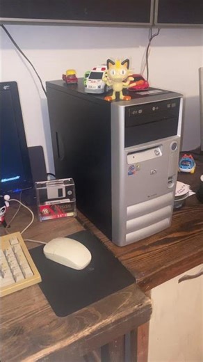 Windows XP starting #retro #vintage #windows #nostalgix