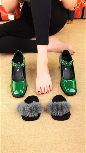 Women Cozy Winter Fashion Shorts | Knitted Tassel Sweater Styling | Color Block Outfit Ideas