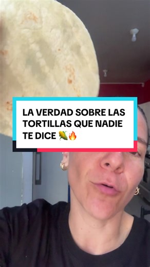 Durante mucho tiempo nos hicieron creer que para bajar de peso había que eliminar alimentos como las tortillas… 😔 Pero la realidad es mucho más inteligente 👇 🌽 Las tortillas de maíz pueden formar parte de una alimentación equilibrada incluso en un proceso de pérdida de grasa La clave no está en restringir… sino en aprender a elegir y combinar ✨ ✔ Porciones adecuadas ✔ Balance nutricional ✔ Estrategia personalizada Porque bajar de peso no se trata de sufrir… se trata de entender tu cuerpo 🤍 Y