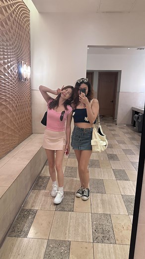 Denise/데니스 on Instagram: "Double D’s reunited in LA 🩵"