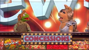 99K views · 944 reactions | We catch up with Kermit the Frog and Miss Piggy and they get in harmony with a song from their new movie musical, #MuppetsHauntedMansion! abcn.ws/2RiH3wd | The View | Facebook