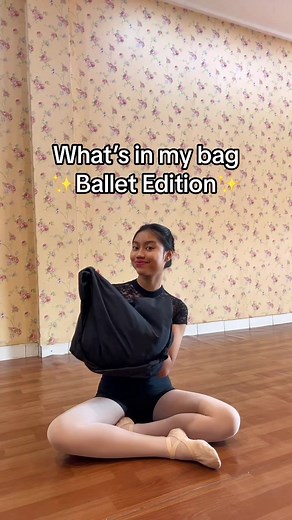 Come take a look inside my bag 🩰✨ #ballet #ballerina #ballettok #pointe #fypシ #onpoinballet #onpointballetschool