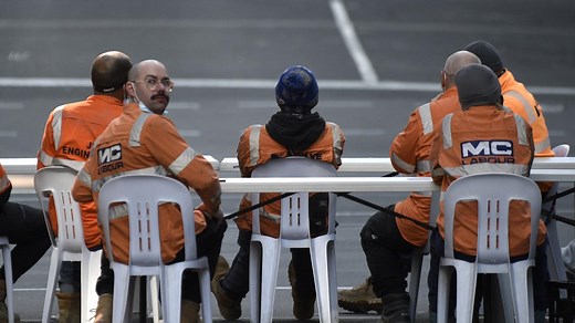 Melbourne tradies protest vaccine mandate