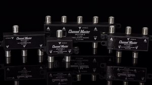 Channel Master Splitter 3 | 3-Way Splitter Distributes Digital HDTV Antenna Signal to 3 TVs, One Input and Three Outputs, Power Passing for Preamplifiers and Boosters, Low-Loss Design, Indoor/Outdoor