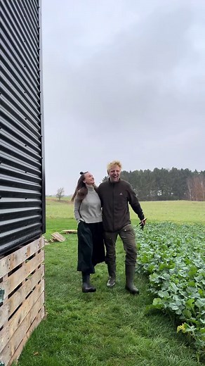 Kærlighed og gummistøvler ♥️ Kan snart ikke huske hvor mine stiletter er 🙈 Lige i øjeblikket er det eneste der sidder på mine fødder, støvler eller gummistøvler😅